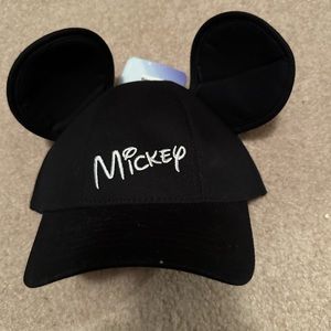 Disney Mickey Mouse hat youth size